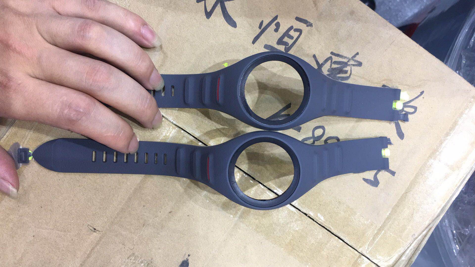發(fā)泡硅膠熱硫化粘尼龍應(yīng)用案例